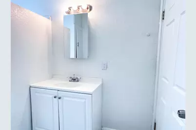 11 Norwood Street #2, Houston, TX 77011 - Photo 7