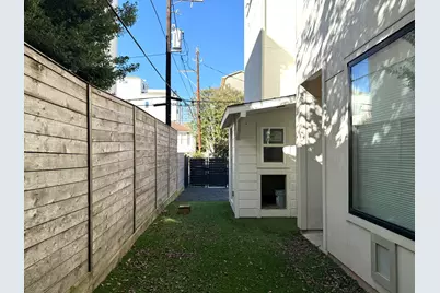 707 W Clay St, Houston, TX 77019 - Photo 3