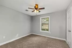 5210 Pickfair St, Houston, TX 77026 - Photo 13