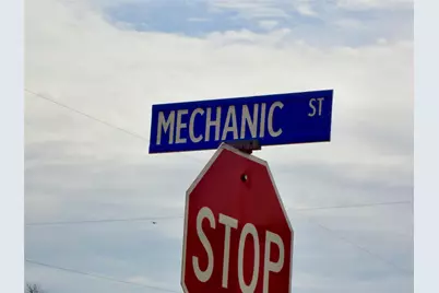 315 Mechanic St, Tomball, TX 77375 - Photo 1