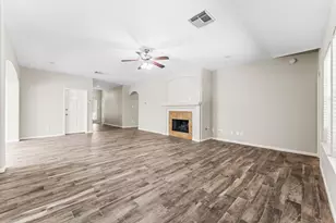 34 Bryce Branch Cir, The Woodlands, TX 77382 - Photo 11