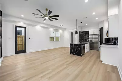 8313 Bassett St #B, Houston, TX 77051 - Photo 9
