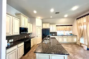 2801 Field Hollow Dr, Pearland, TX 77584 - Photo 5