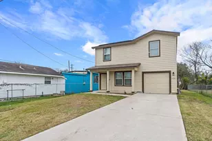 1800 Thompson St, La Marque, TX 77568 - Photo 1