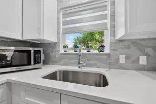 407 1/2 Fairbanks St, Houston, TX 77009 - Photo 11