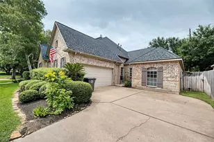 7715 Old Tree Ct, Sugar Land, TX 77479 - Photo 3
