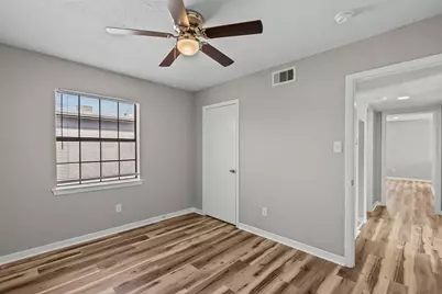 1927 Avenue M 1/2 #10, Galveston, TX 77550 - Photo 5
