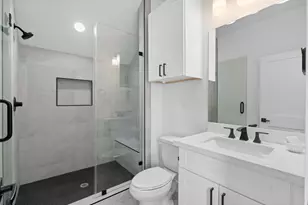 8709 Ojeman Villas Dr, Houston, TX 77055 - Photo 11