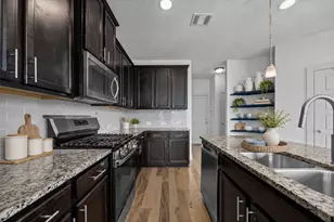 2303 Capulet St, Austin, TX 78741 - Photo 5