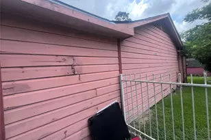 8018 Darlington Dr, Houston, TX 77028 - Photo 5