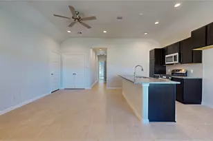 11821 E Gate Dr, Willis, TX 77318 - Photo 5