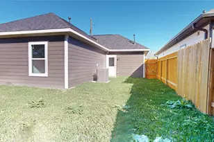 11821 E Gate Dr, Willis, TX 77318 - Photo 33