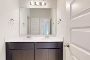 11821 E Gate Dr, Willis, TX 77318 - Photo 17