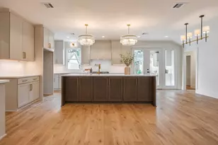 10506 Knoboak Dr, Houston, TX 77043 - Photo 5