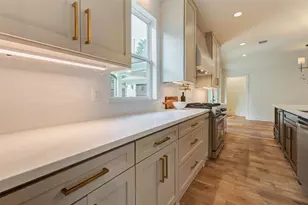 10506 Knoboak Dr, Houston, TX 77043 - Photo 7