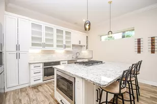 710 Stanford St, Houston, TX 77019 - Photo 1