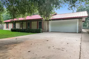 10922 Glen Oaks St, Beaumont, TX 77705 - Photo 3