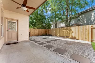 39 E Burberry Cir, The Woodlands, TX 77384 - Photo 37