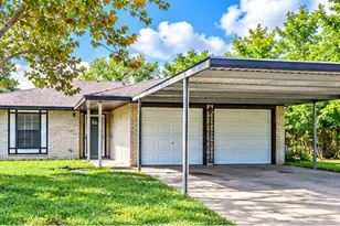 4910 Redfish Reef Dr, Bacliff, TX 77518 - Photo 1