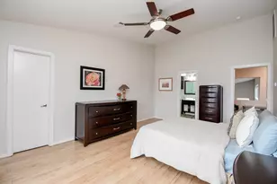 831 Saulnier St, Houston, TX 77019 - Photo 37