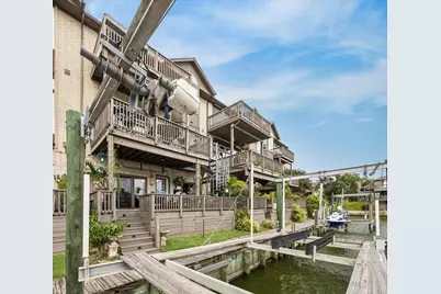 18305 Starboard Drive, Houston, TX 77058 - Photo 33
