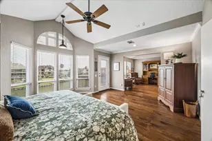 18305 Starboard Dr, Houston, TX 77058 - Photo 13