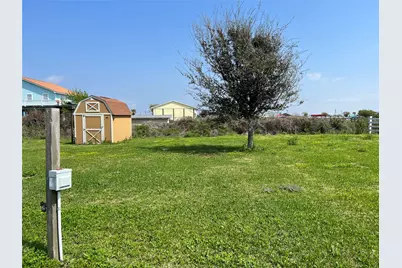 1080 N Monkhouse Drive, Crystal Beach, TX 77650 - Photo 9