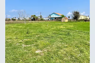 1080 N Monkhouse Drive, Crystal Beach, TX 77650 - Photo 5
