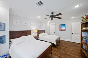 5687 Green Tree Rd, Houston, TX 77056 - Photo 27