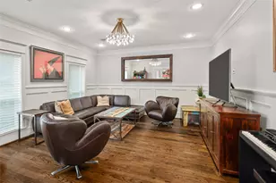 5687 Green Tree Rd, Houston, TX 77056 - Photo 15