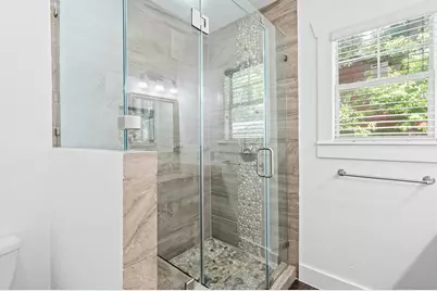 704 E 11th 1/2 Street, Houston, TX 77008 - Photo 27