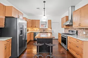 704 E 11th 1/2 St, Houston, TX 77008 - Photo 9