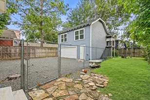 704 E 11th 1/2 St, Houston, TX 77008 - Photo 43