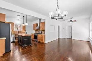 704 E 11th 1/2 St, Houston, TX 77008 - Photo 7