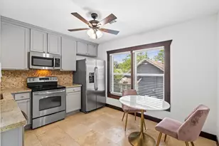 704 E 11th 1/2 St, Houston, TX 77008 - Photo 37