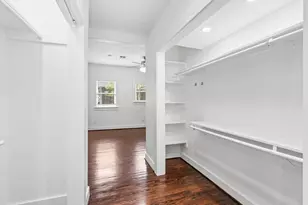 704 E 11th 1/2 St, Houston, TX 77008 - Photo 23
