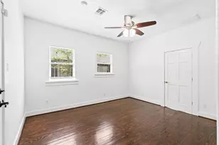 704 E 11th 1/2 St, Houston, TX 77008 - Photo 23