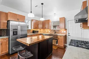 704 E 11th 1/2 St, Houston, TX 77008 - Photo 11