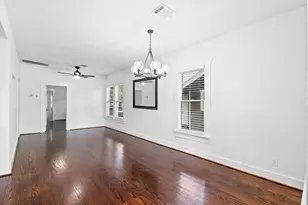 704 E 11th 1/2 St, Houston, TX 77008 - Photo 9