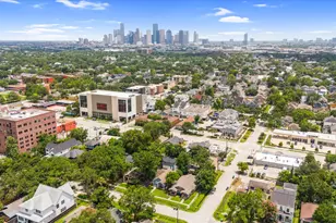 704 E 11th 1/2 St, Houston, TX 77008 - Photo 47