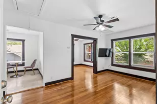 704 E 11th 1/2 St, Houston, TX 77008 - Photo 37