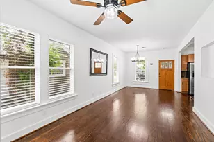 704 E 11th 1/2 St, Houston, TX 77008 - Photo 7