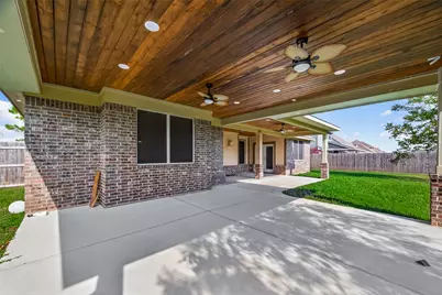 14006 Martinique Lane, Mont Belvieu, TX 77523 - Photo 25