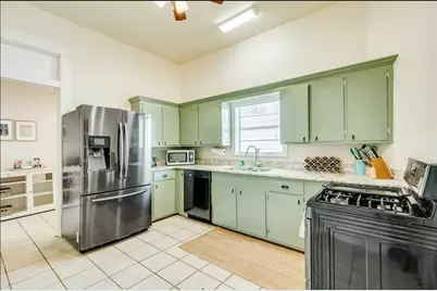 1628 17th, Galveston, TX 77550 - Photo 9