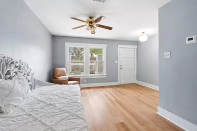 304 Bomar Street, Houston, TX 77006 - Photo 9