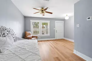 304 Bomar St, Houston, TX 77006 - Photo 9
