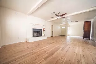 13927 Lynnwood Ln, Sugar Land, TX 77498 - Photo 3