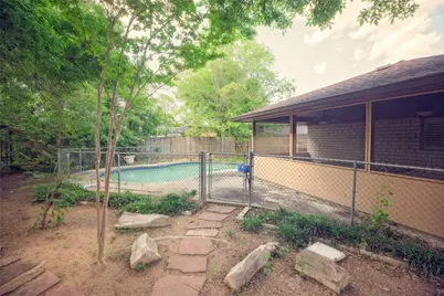 13927 Lynnwood Lane, Sugar Land, TX 77498 - Photo 9
