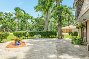 349 Pecan Estates Rd, Angleton, TX 77515 - Photo 5