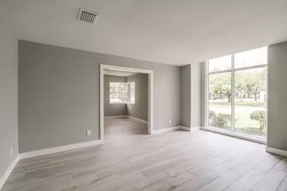 10827 Tupper Lake Drive, Houston, TX 77042 - Photo 5